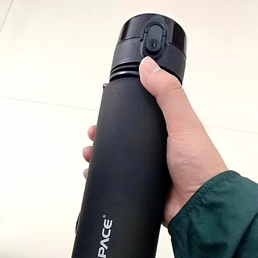 Portable large capacity water bottle